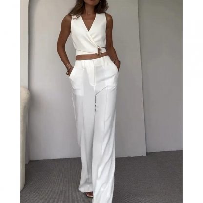 Elegantni top s jedinstvenim dizajnom