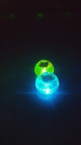 BallLamp, vodootporna i solarna LED svjetiljka koja mijenja boje - Image 10