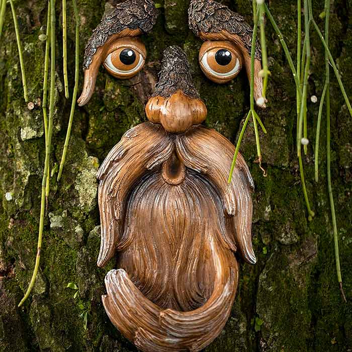 BirdFeeder, ukras za drvo u obliku lica koji je ujedno i hranilica za ptice - Image 3