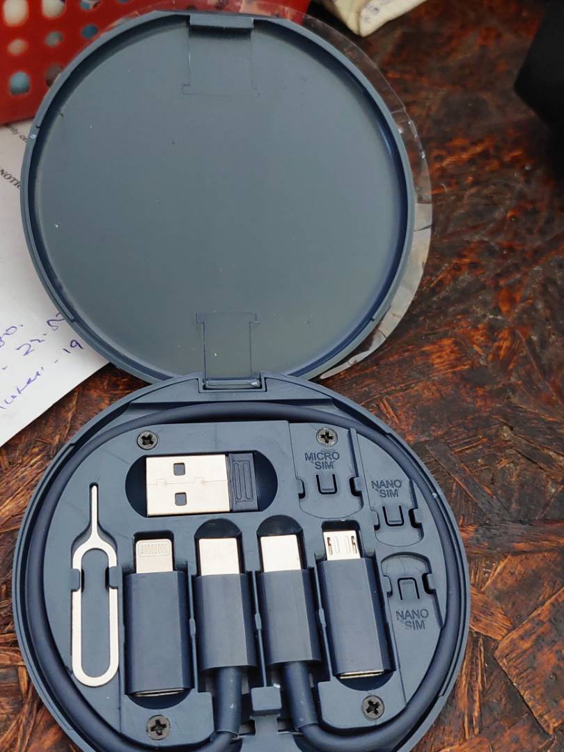 GadgetBox, komplet za punjenje raznih pametnih uređaja - Image 10