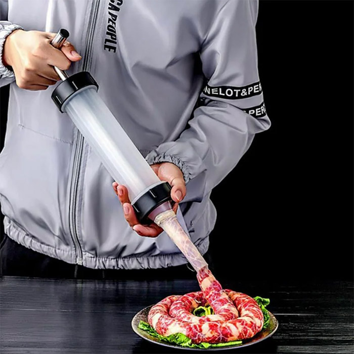 Uređaj omogućava jednoliko velike kobasice, salame i slične namirnice.